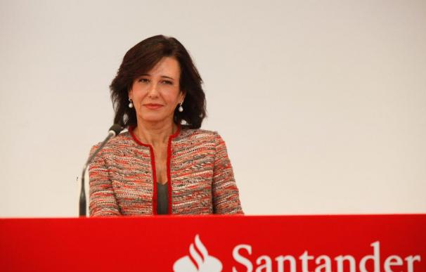Ana Botín cobró 6,8 millones de euros en 2014 y el consejo de Santander elevó su retribución un 8,9%