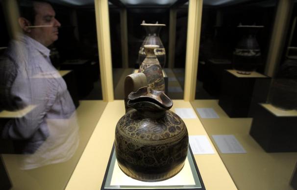 El Museo Arqueológico propone un regreso a la Grecia antigua con sus vasos
