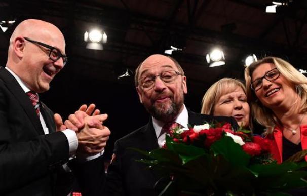 Los socialistas alemanes eligen por unanimidad a Schulz para desafiar a Merkel