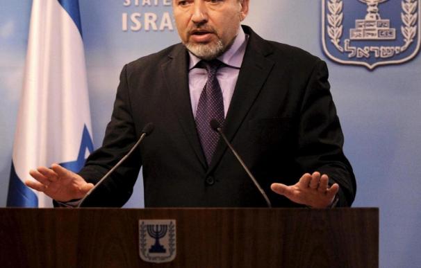 Lieberman amenaza a Al Asad con que "si hay guerra, su régimen caerá"