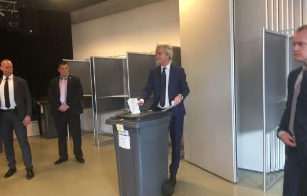 Wilders vota en La Haya y promete un referéndum contra la UE si gana las elecciones