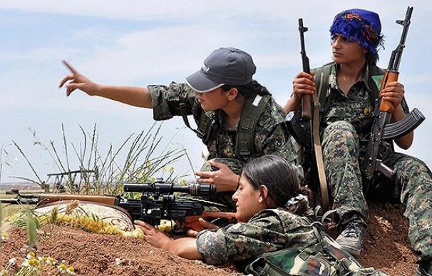 30 mujeres yazidíes armadas vengan el asesinato de mujeres por el Estado Islámico