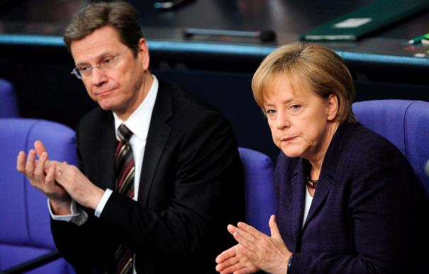 Aprobada la ayuda alemana a Grecia, pero sin unidad parlamentaria