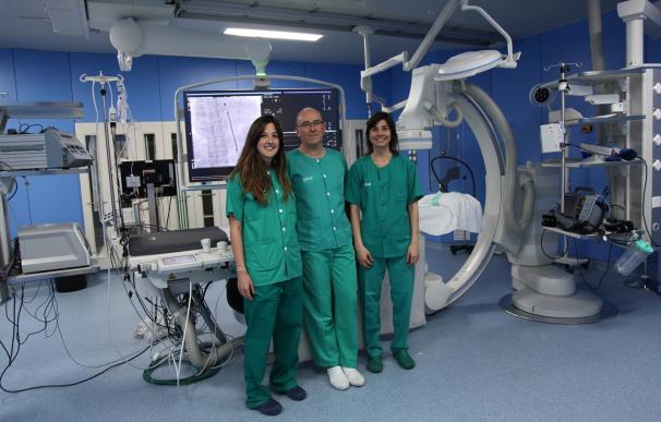 El Hospital Miguel Servet implanta un desfibrilador subcutáneo compatible con resonancias magnéticas