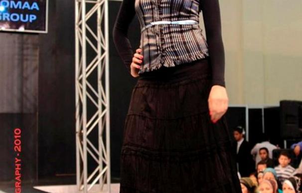 El "hiyab" invade el mundo de la moda egipcia a manos de una modelo velada
