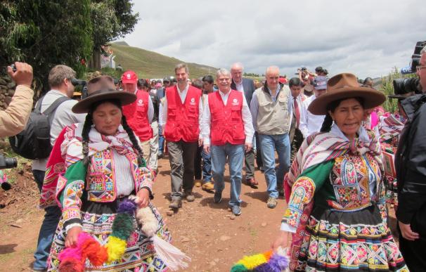 Agua potable y retretes decentes a 4.000 metros de altura en Perú con ayuda de la Cooperación Española