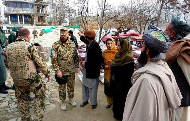 Al menos 32 insurgentes y tres soldados mueren en el sur de Afganistán