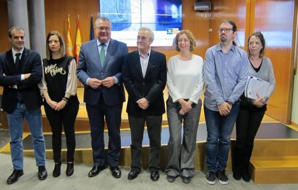 Las Cortes de Aragón serán "más cercanas y abiertas al ciudadano" con el nuevo reglamento