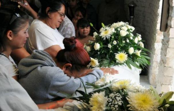 Los familiares del pequeño Christopher lloran su muerte