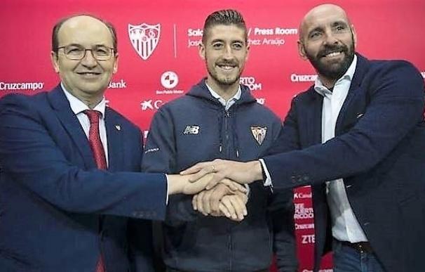 Escudero, renovado con el Sevilla hasta 2021: "Me siento un privilegiado"