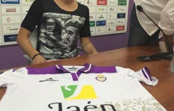 Nuno Silva subastará su camiseta de Franco.