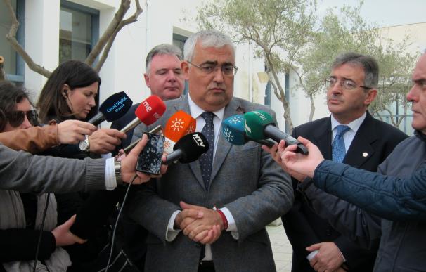 La Junta pide que los corredores ferroviarios del Mediterráneo y Atlántico tengan "su kilómetro cero en Algeciras"