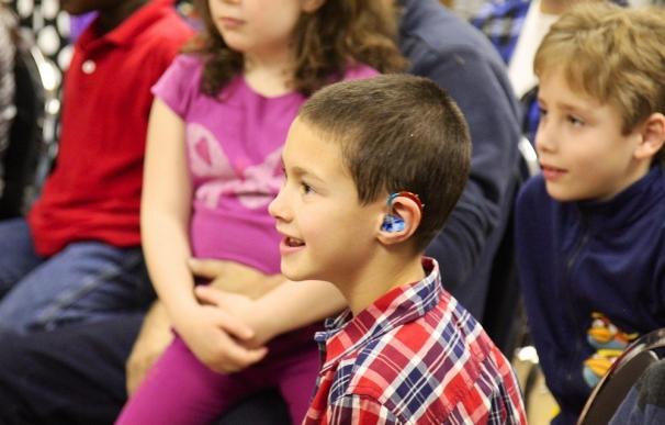 La falta de atención a la pérdida de audición supone un coste anual de 750 millones de dólares en el mundo