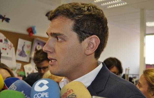 Rivera (Cs) no descarta "ninguna" solución en Murcia si el PP no plantea un candidato a la Presidencia "limpio"