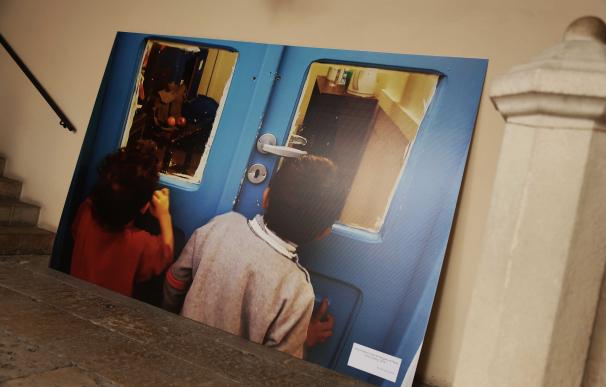 El Consell ofrece una exposición sobre los refugiados con las fotografías tomadas en la expedición a Grecia