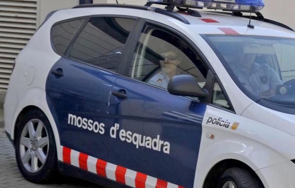 Los Mossos detienen en Lleida a una veintena de jóvenes por robos y extorsión