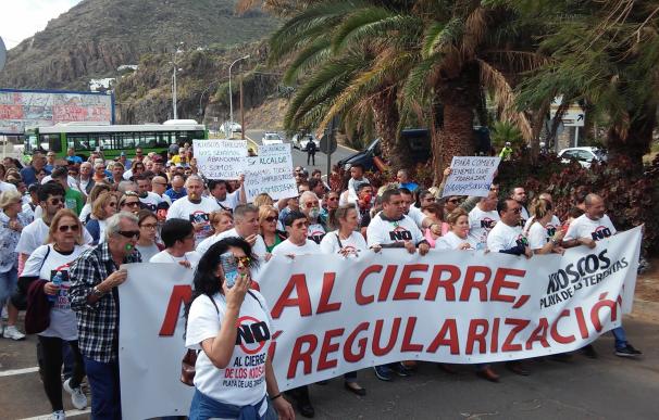 Santa Cruz estudiará que empresas que contraten trabajadores de los antiguos quioscos de Las Teresitas tengan prioridad