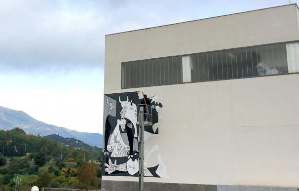 Estepona conmemora con un mural artístico el 80 aniversario del Guernica de Picasso