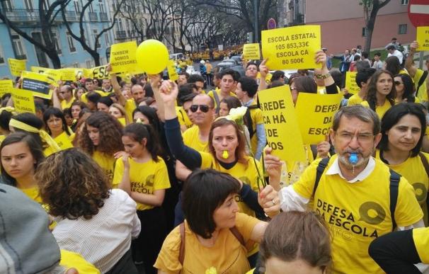 Miles de manifestantes defienden la educación concertada en Lisboa