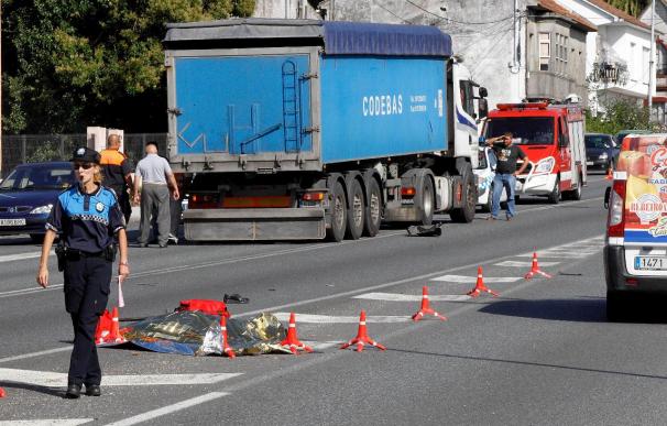 Un camionero de Xátiva fallece tras volcar su camión en Ciudad Real