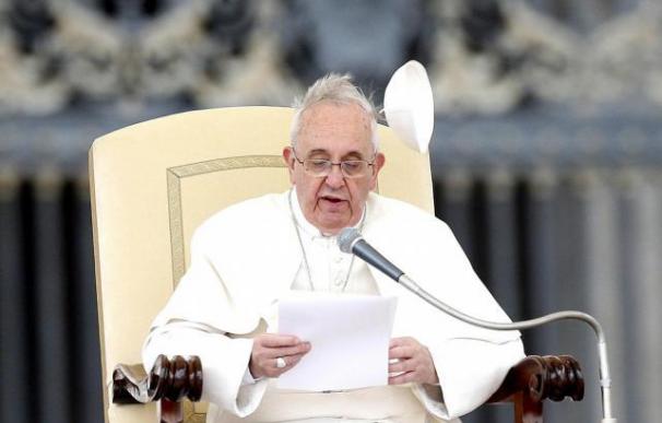 El Papa pide que no haya horarios en las parroquias y que estén siempre abiertas
