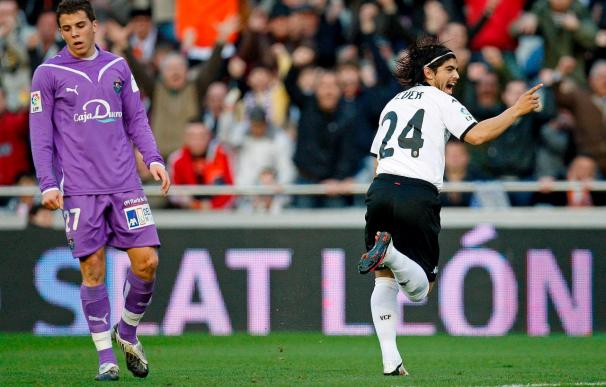 2-0. El Valencia perdona la goleada ante un inofensivo Valladolid
