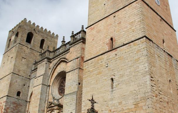 El Gobierno regional ultima los detalles para la instalación de la exposición 'Atempora' en la catedral de Sigüenza
