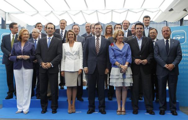Los barones del PP junto a Mariano Rajoy
