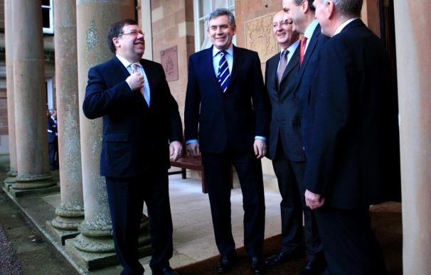 Brown anuncia el acuerdo en Irlanda del Norte que asegura "una paz duradera"