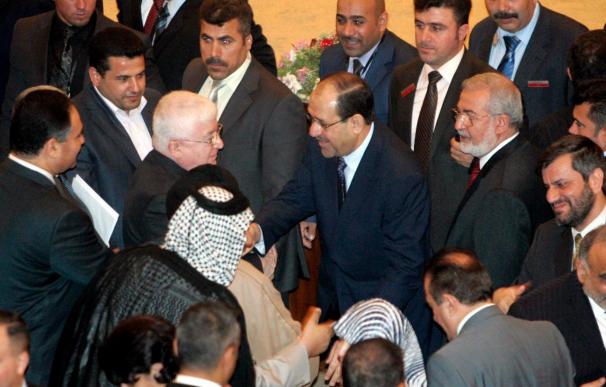 Constituido el nuevo Parlamento iraquí, que aplaza las decisiones claves
