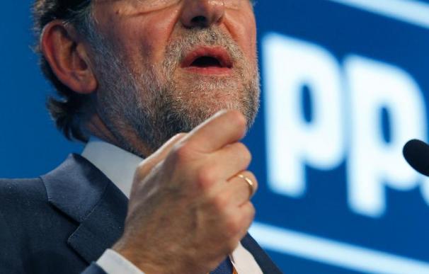 Rajoy cree que es momento de que los tres grandes partidos vascos busquen un acuerdo