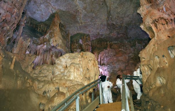 La Cueva de los Franceses abre mañana sus puertas con mejoras en el sistema de iluminación