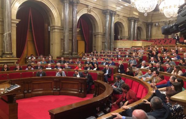 El Parlamento catalán tiene mañana la primera reunión de reforma del reglamento para agilizar la ruptura con España