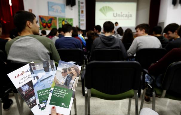 Más de 16.000 alumnos de Bachillerato adquieren conocimientos financieros de la mano de Unicaja