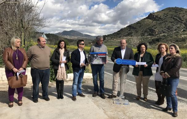Pérez (PP) reclama al PSOE la "inversión millonaria" comprometida en la carretera Pinos Puente-Tocón