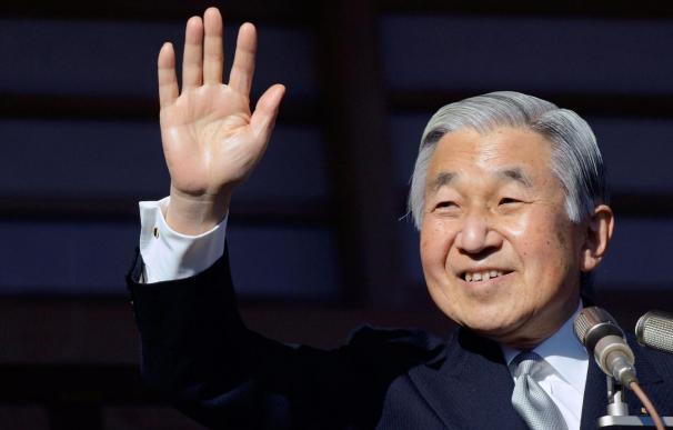 El emperador de Japón, Akihito, cancela sus actividades por síntomas de resfriado
