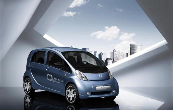 Peugeot firma con Veolia y Greenwheels una carta de compra de coches eléctricos
