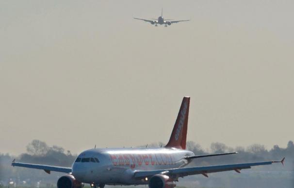 Se levantan las restricciones aéreas en los aeropuertos de Heathrow y Gatwick