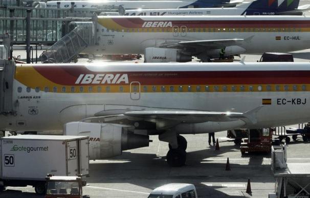 Iberia cobrará por la segunda maleta a los viajeros de la clase turista a partir de marzo
