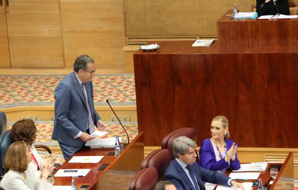 Ossorio da por "olvidado" el tema con Moñux y confía en tener a todos los diputados para votar enmiendas el 6 de abril