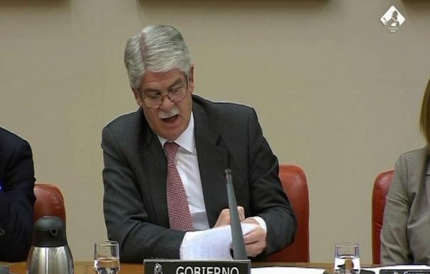 Dastis dice que los gibraltareños tendrán más "inconvenientes", pero no prevé cambios en la Verja