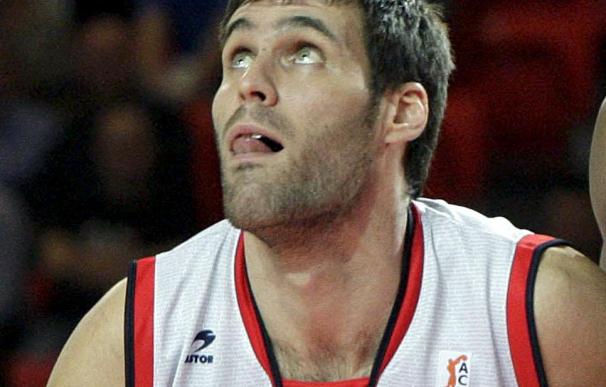 Fernando San Emeterio es el jugador que más minutos disputa en la ACB