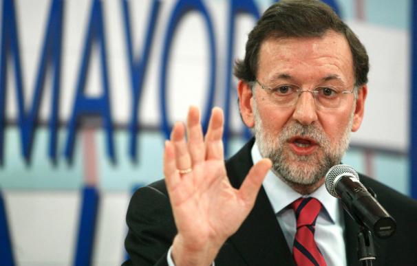 Rajoy plantea un nuevo contrato con indemnización progresiva y limitar la deuda
