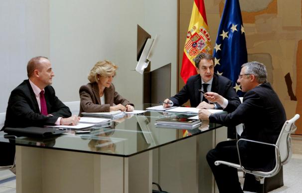 Zapatero no estará de momento en la negociación con los partidos de un pacto sobre economía