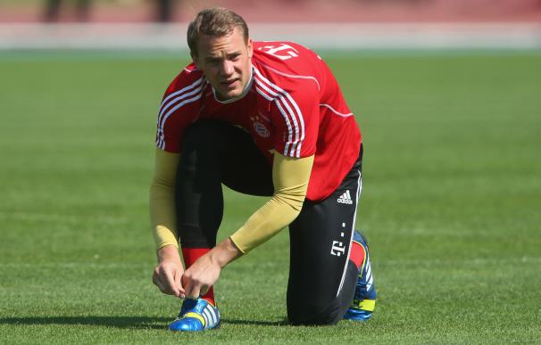 Neuer pasa por el quirófano por un problema en el pie, pero estará ante el Real Madrid