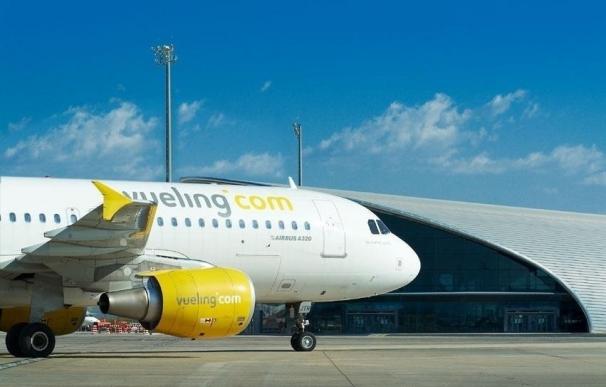 Vueling cancela 24 vuelos para este martes por la huelga de controladores galos
