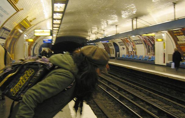 Interior del metro de París | hotzeplotz, flickr