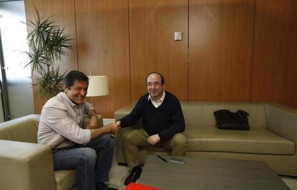 Javier Fernández y Miquel Iceta firman hoy el pacto que pone fin a la crisis entre el PSOE y el PSC