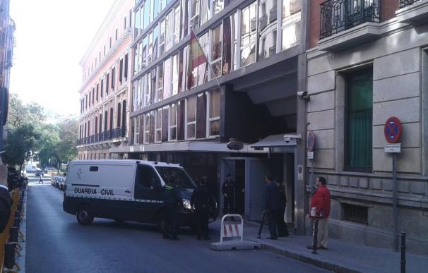 El exalcalde de Moraleja de Enmedio (Madrid) guardaba en su casa una pistola con la licencia de armas caducada