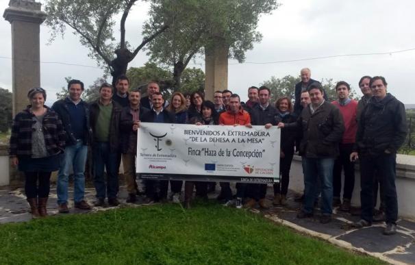 Empresarios españoles se reúnen para conocer el sistema productivo de la IGP Ternera de Extremadura